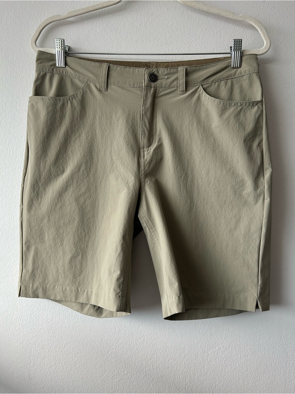 Patagonia Women's Skyline Traveler Shorts (8" Inseam) color is Shale